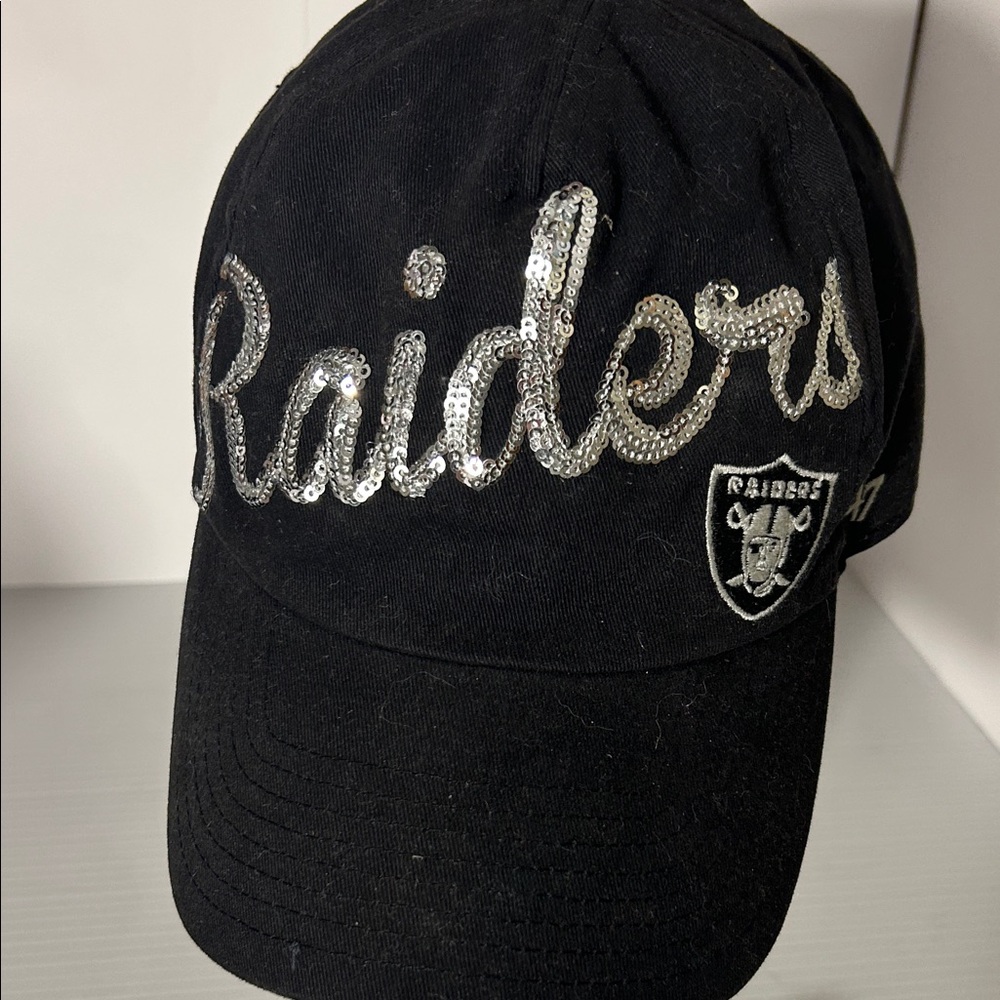 47 Brand Women’s Black Los Angeles Raiders Slide back Sequin Logo NFL-EUC